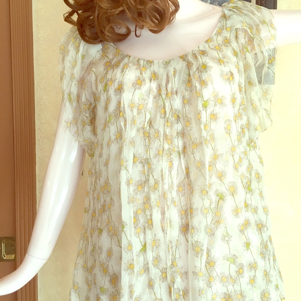 Diane Von Furstenberg Silk Flower Print top size S